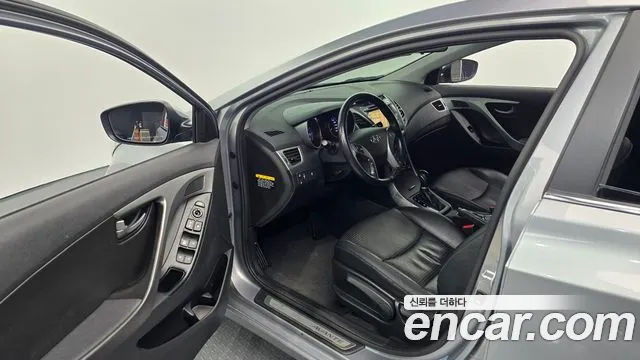 Hyundai Avante — фото 10