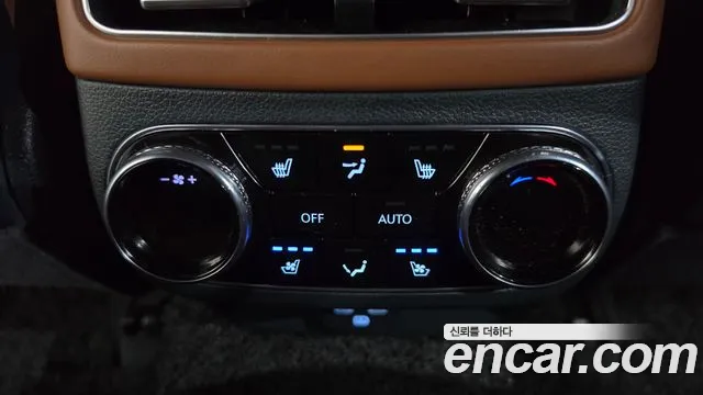 Genesis GV70 — фото 18