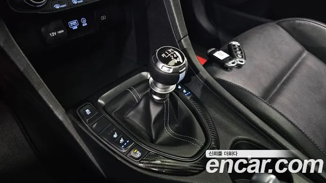 Hyundai Veloster — фото 9