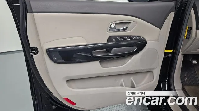 Kia Carnival — фото 24