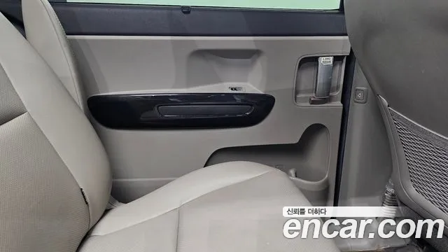 Kia Carnival — фото 25