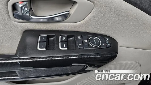 Kia Carnival — фото 28