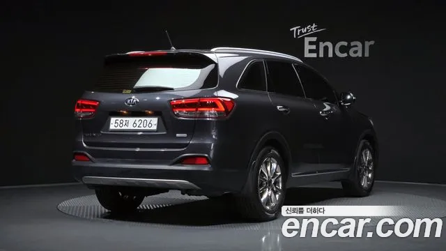 Kia Sorento — фото 1