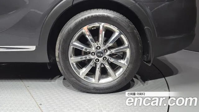 Kia Sorento — фото 21