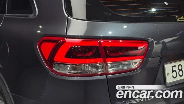 Kia Sorento — фото 23