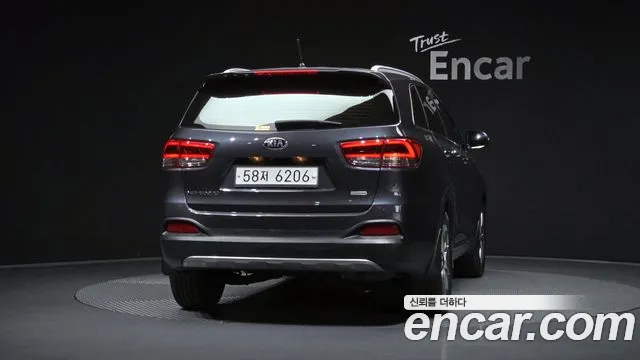 Kia Sorento — фото 3