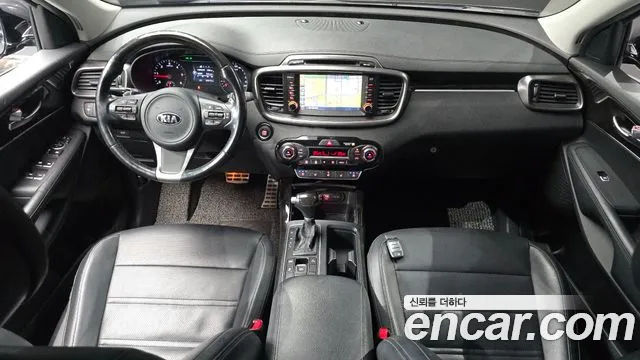 Kia Sorento — фото 6