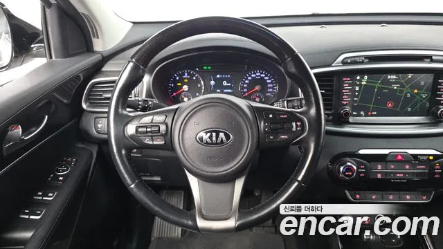Kia Sorento — фото 13