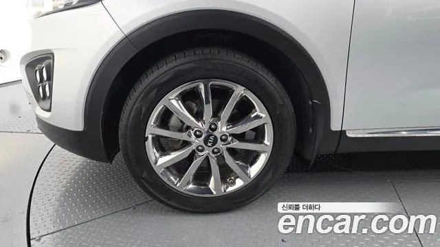 Kia Sorento — фото 21