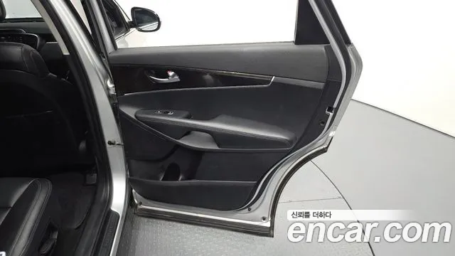 Kia Sorento — фото 25