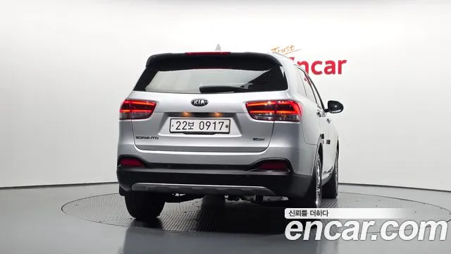 Kia Sorento — фото 4