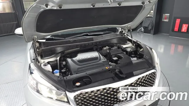 Kia Sorento — фото 6