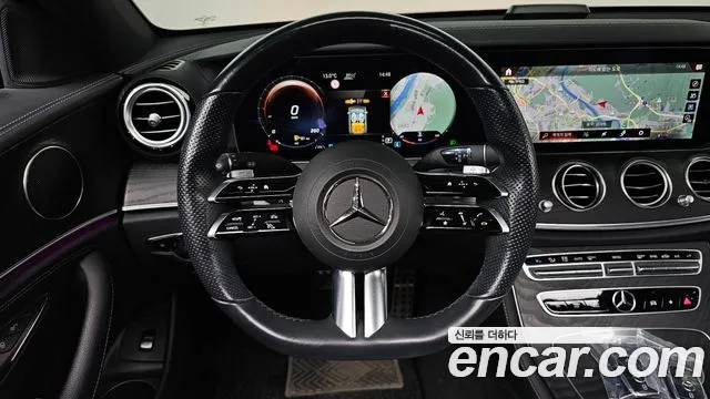 Mercedes-Benz E-Class — фото 12