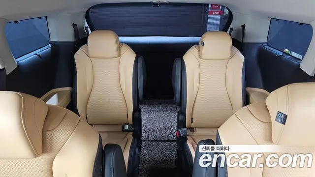 Kia Carnival — фото 12
