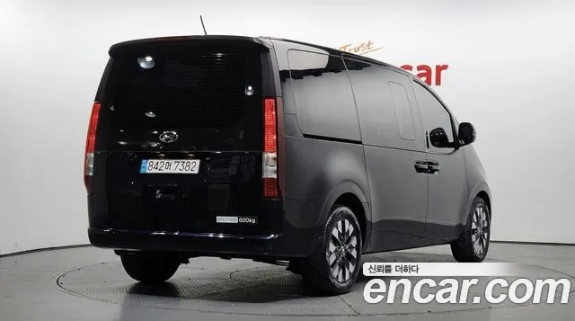 Hyundai Staria — фото 2