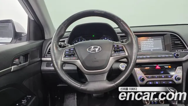 Hyundai Avante — фото 17