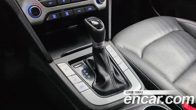 Hyundai Avante — фото 9