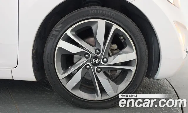 Hyundai Avante — фото 21