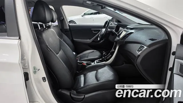Hyundai Avante — фото 26