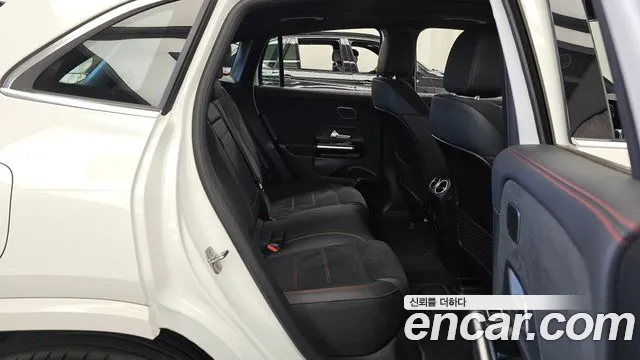 Mercedes-Benz EQA — фото 12