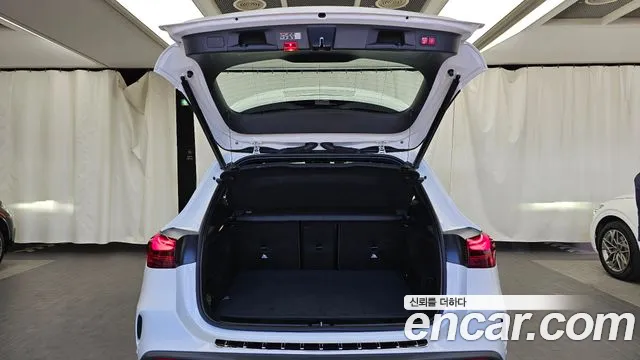 Mercedes-Benz EQA — фото 20