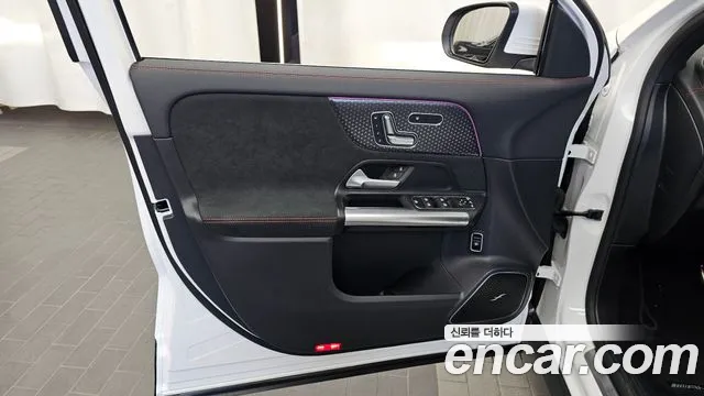 Mercedes-Benz EQA — фото 24