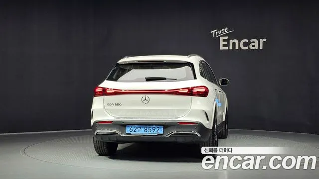 Mercedes-Benz EQA — фото 4