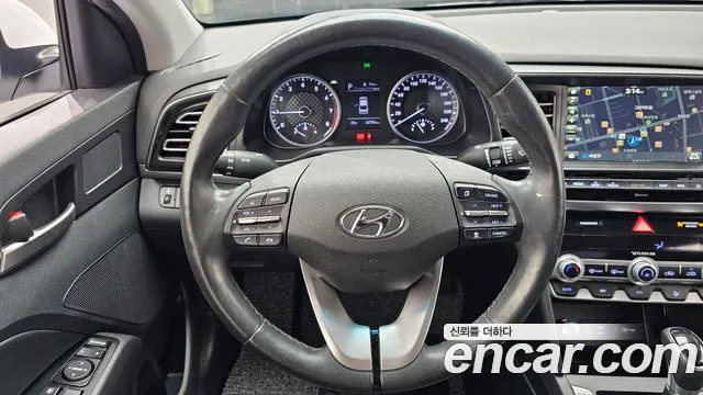 Hyundai Avante — фото 12