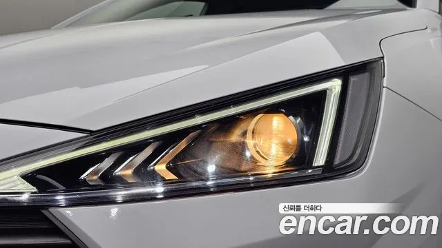 Hyundai Avante — фото 22