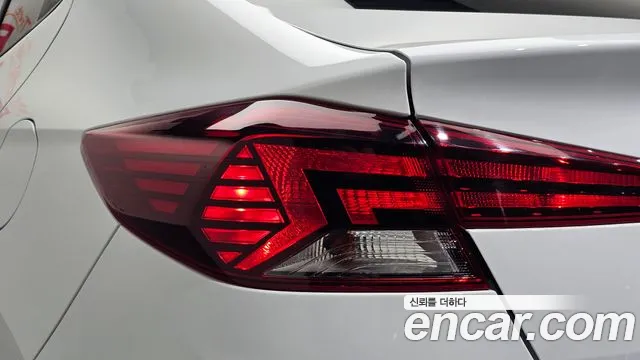 Hyundai Avante — фото 23