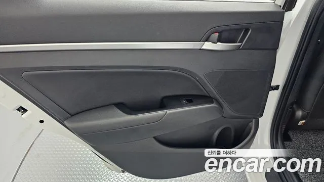 Hyundai Avante — фото 25