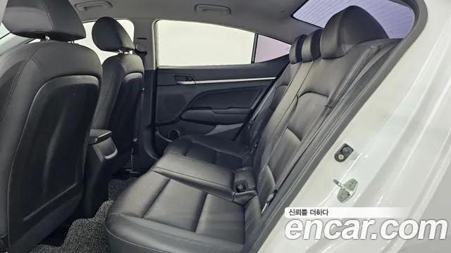 Hyundai Avante — фото 26