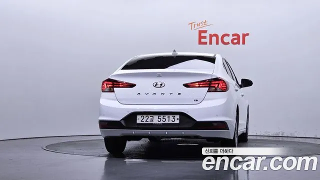 Hyundai Avante — фото 3