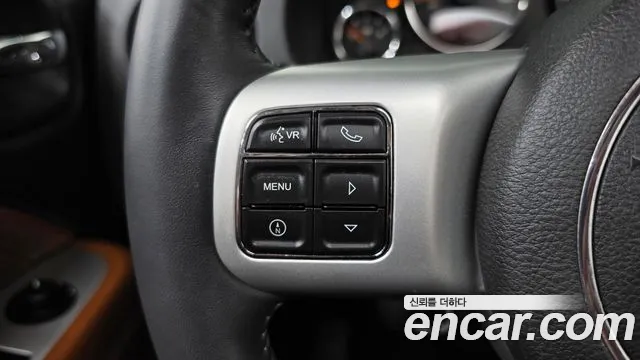 Jeep Compass — фото 18