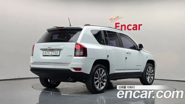 Jeep Compass — фото 2