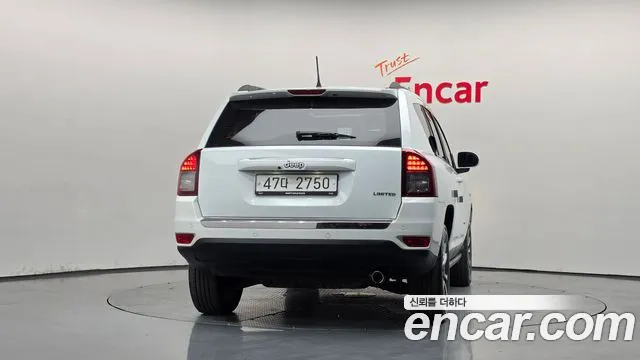 Jeep Compass — фото 4