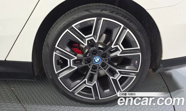 BMW i5 — фото 22