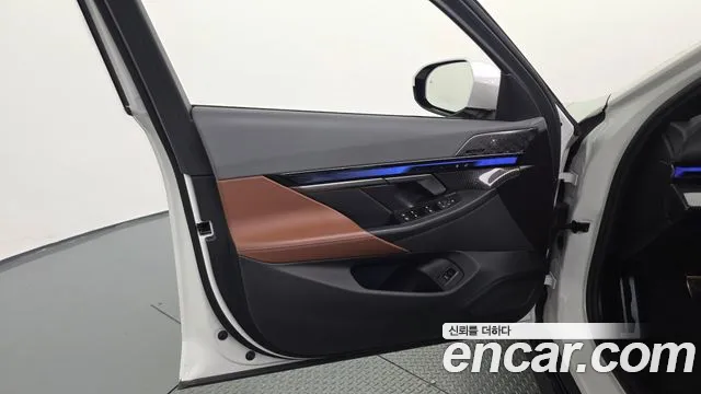 BMW i5 — фото 25