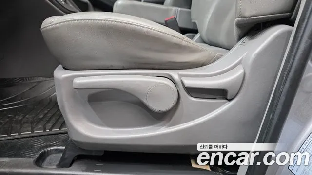 Hyundai Starex — фото 18