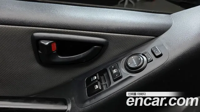 Hyundai Starex — фото 19