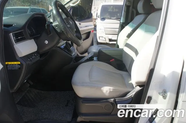 Hyundai Starex — фото 14
