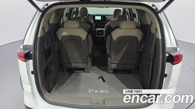 Kia Carnival — фото 15