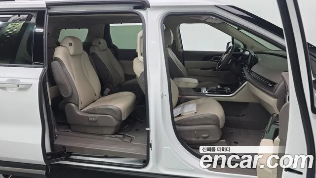 Kia Carnival — фото 18