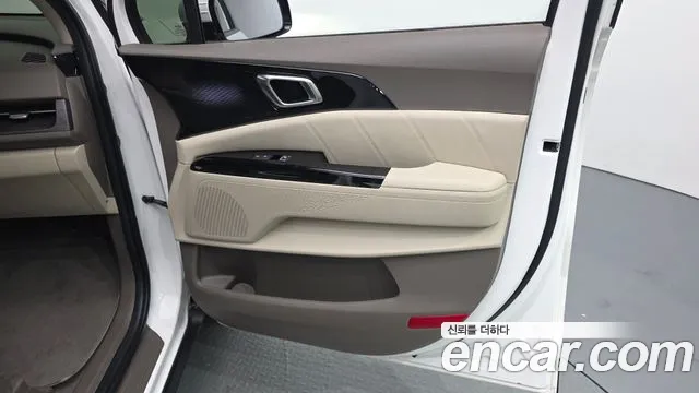 Kia Carnival — фото 25