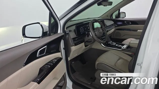 Kia Carnival — фото 10
