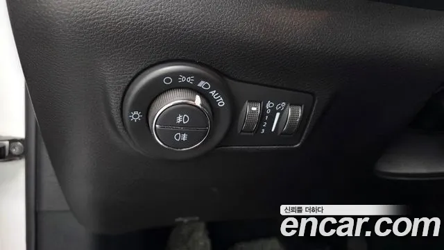 Jeep Compass — фото 31
