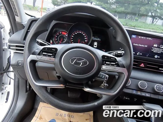Hyundai Avante — фото 12