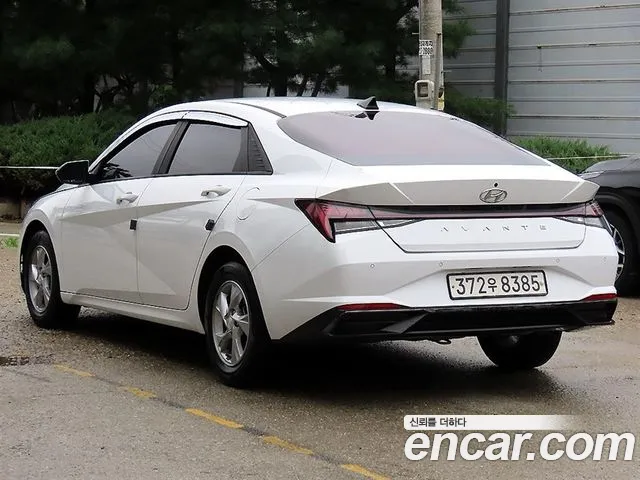 Hyundai Avante — фото 2