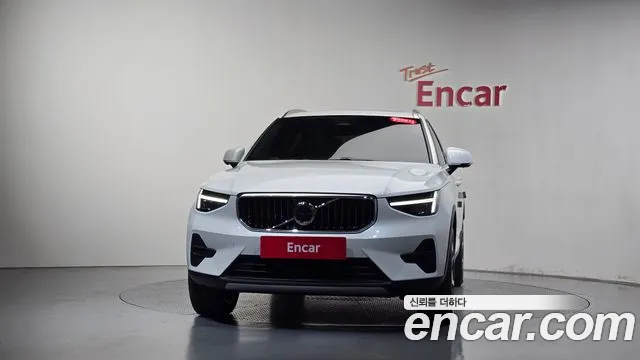 Volvo XC40 — фото 3