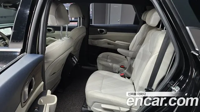 Kia Sorento — фото 12